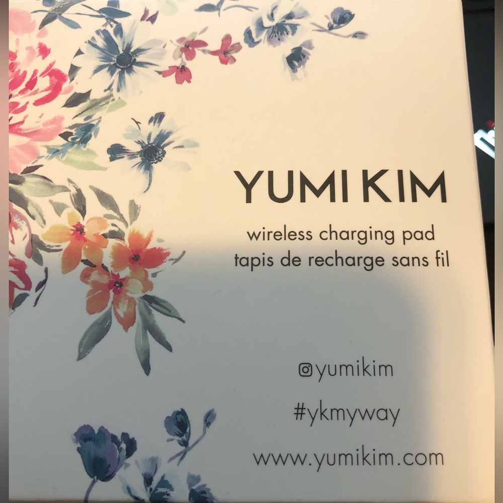 Yumi Kim- wireless charging pad- floral design